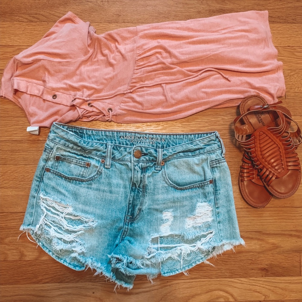 American Eagle HiRise Festival Shore in Light Wash